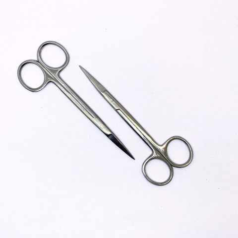 قیچی جراحی سرکج