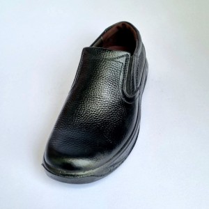 فروش عاااالی کفش مجلسی مردانه و پسرانه چرم طبیعی تبریز  مناسب برای آقایون خوش سلیقه رنگ مشکی  با ارسال رایگان