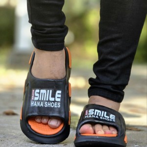 فروش واقعی دمپایی صندل  مردانه پسرانه  مدل فشیون طرح smile  مدرن و جدید رنگ مشکی طوسی  باارسال رایگان