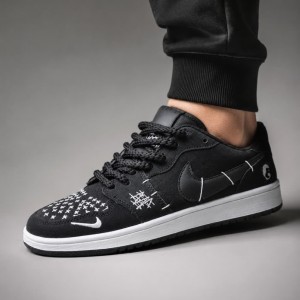 حراااج ویژه کفش کتونی مدل  نایک جردن وودو (Nike Jordan Voodoo) مردانه و پسرانه پر فروش با زیره نرم و منناسب استفاده روزمره رنگ  مشکی  با ارسال رایگان