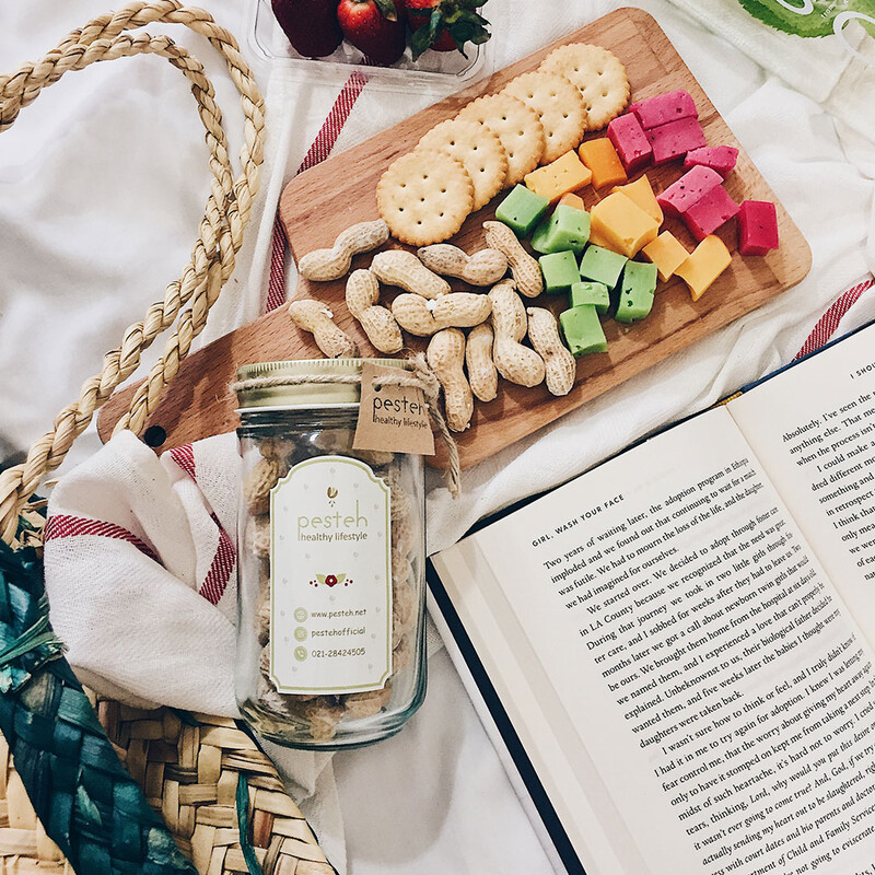 بادام زمینی با پوست نمکی