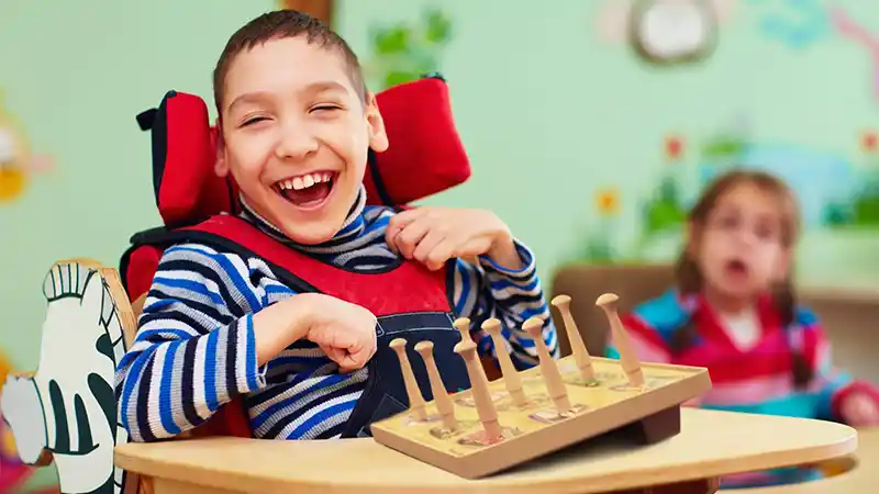 اسباب بازی مناسب کودکان دارای معلولیت