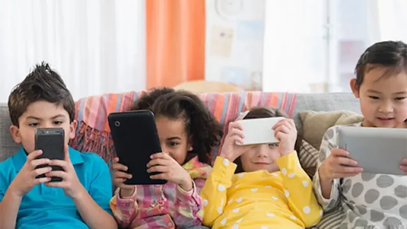 روش های دور کردن موبایل از کودکان