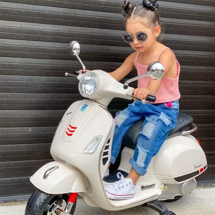 موتور شارژی وسپا رنگ سفید کد P/5640/SE