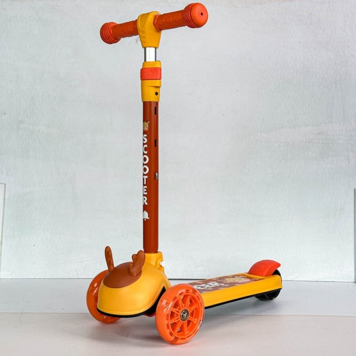 اسکوتر کودک چراغدار مدل گوزن نارنجی کد P/806/NA