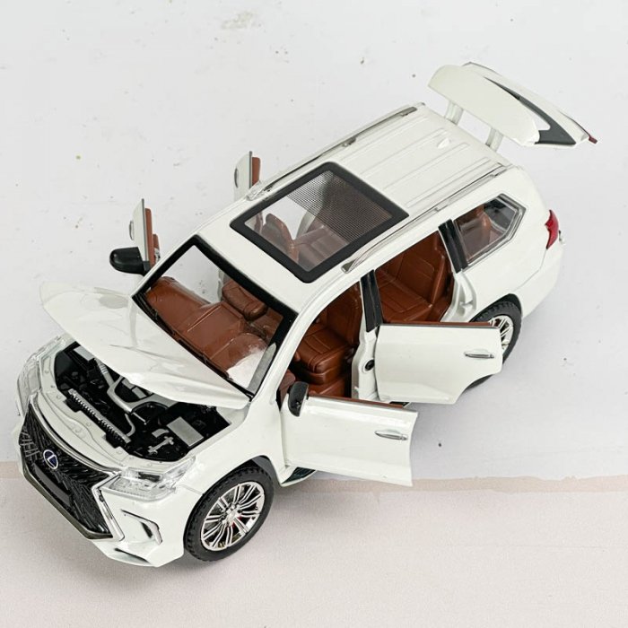 ماشین فلزی دودزا مدل لکسوس LX570 مدل CZ125AD