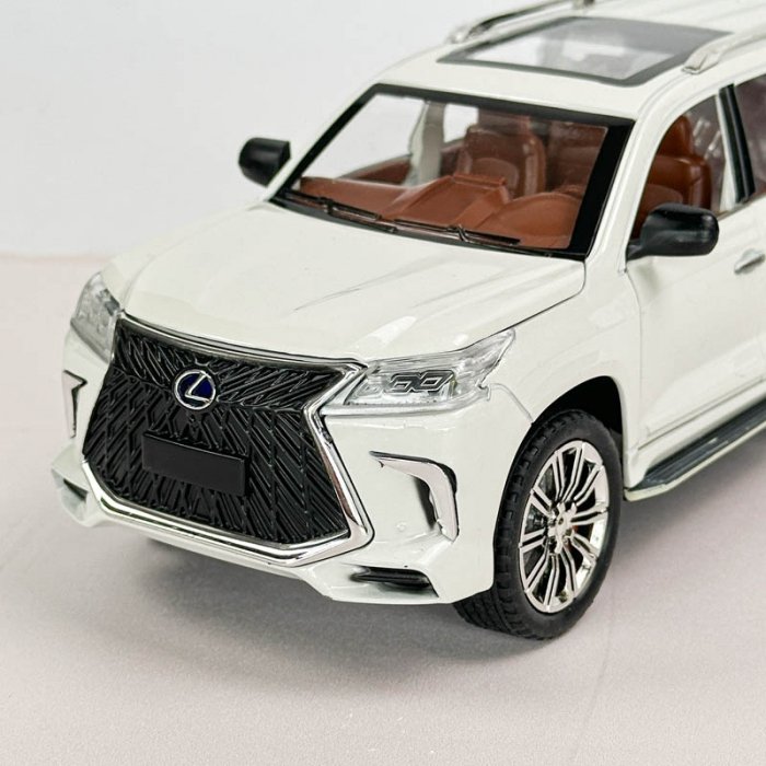 ماشین فلزی دودزا مدل لکسوس LX570 مدل CZ125AD