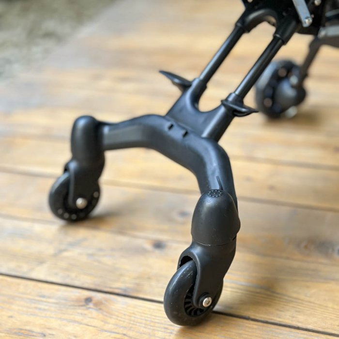 صندلی چرخدار کودک رنگ ذغالی کد P/518/A