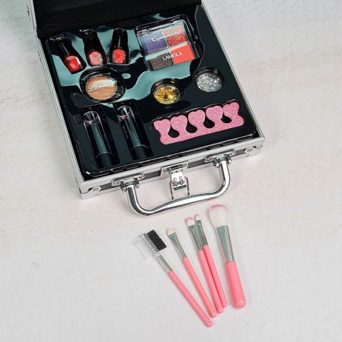 ست لوازم آرایشی کودک چمدانی کد FT2098