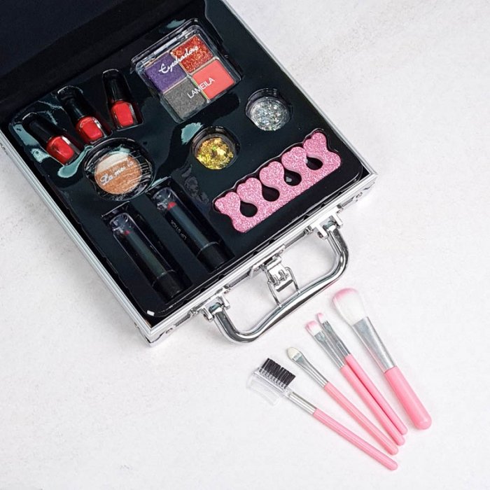 ست لوازم آرایشی کودک چمدانی کد FT2098