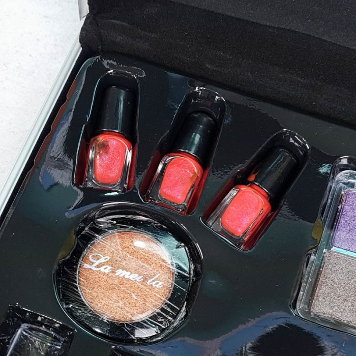 ست لوازم آرایشی کودک چمدانی کد FT2098