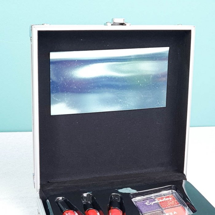 ست لوازم آرایشی کودک چمدانی کد FT2098