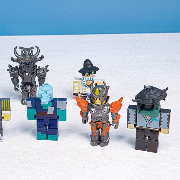 فیگور 8 عددی  روبلاکس ROBLOX با اکسسوری کد 6769372