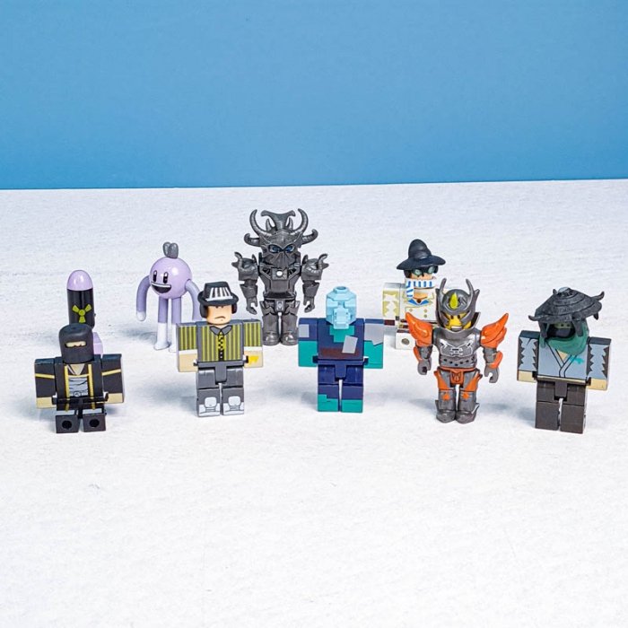 فیگور 8 عددی  روبلاکس ROBLOX با اکسسوری کد 6769372