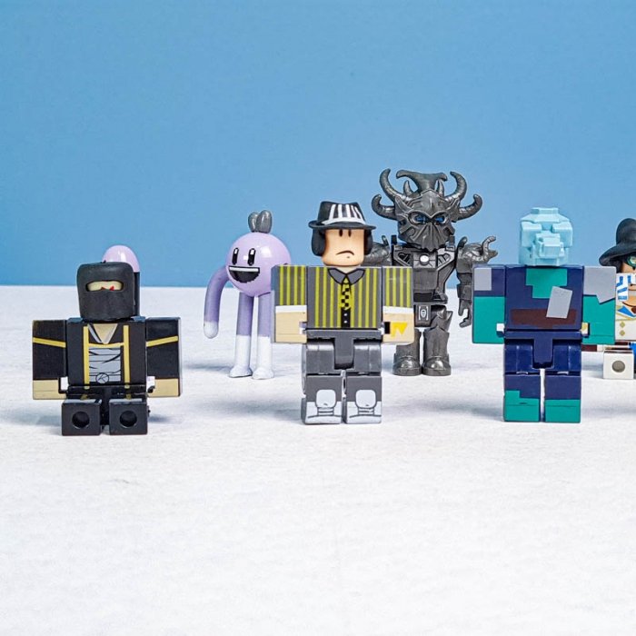 فیگور 8 عددی  روبلاکس ROBLOX با اکسسوری کد 6769372