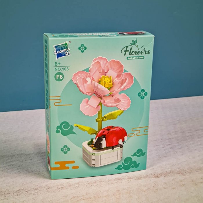 اسباب بازی لگو گل و حشرات مدل کفشدوزک کد 103F6