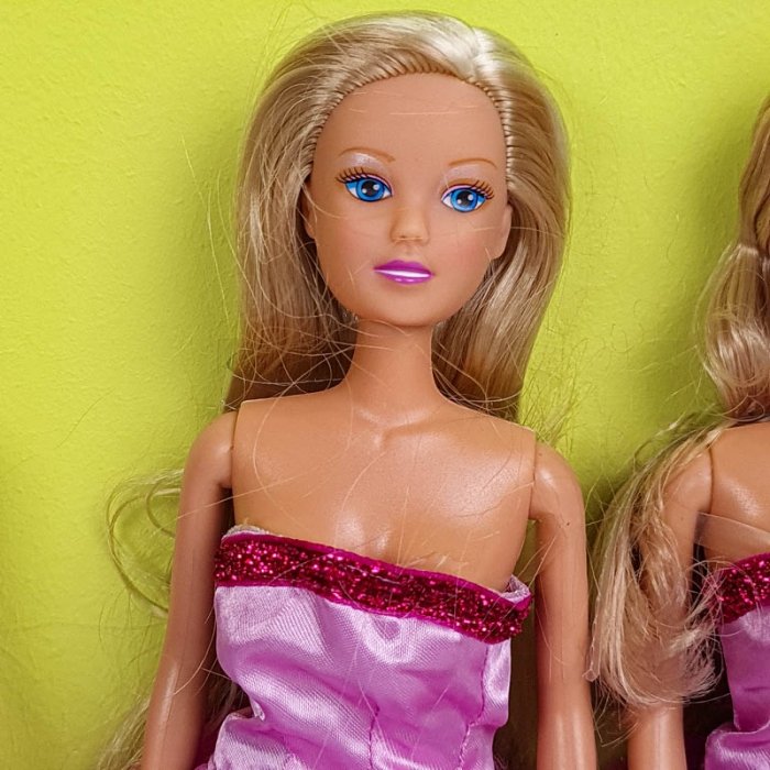 عروسک باربی با لباس بنفش کد P/HC06/F