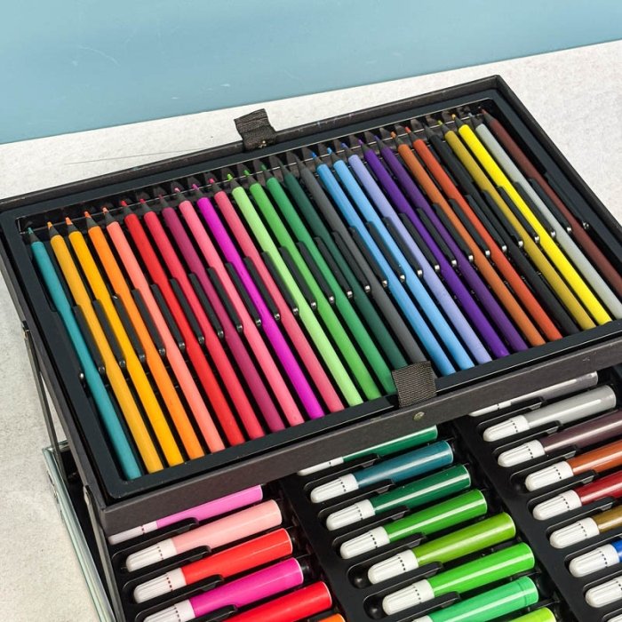 ست نقاشی چمدانی 143 تکه طرح فضانورد کد 7017411