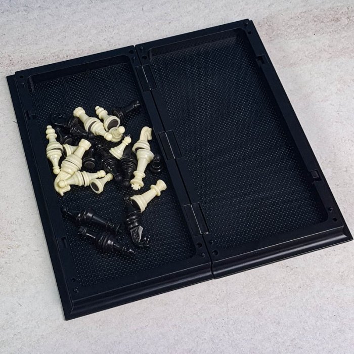 اسباب بازی شطرنج جیبی مگنتی کد 8408