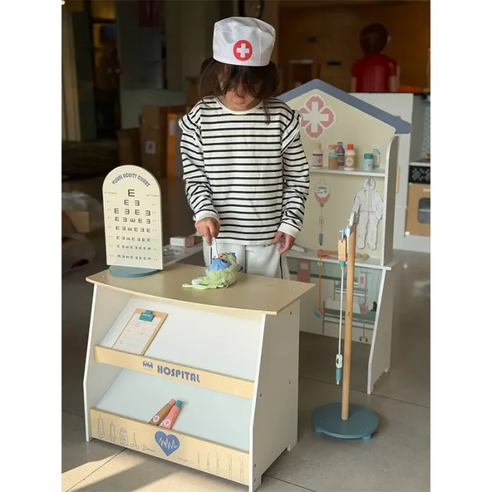 اسباب بازی مشاغل بیمارستان چوبی کد MSN21003