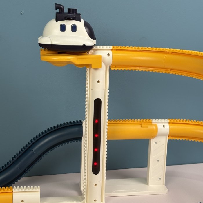 اسباب بازی قطار فضانورد دودزا کد 3203