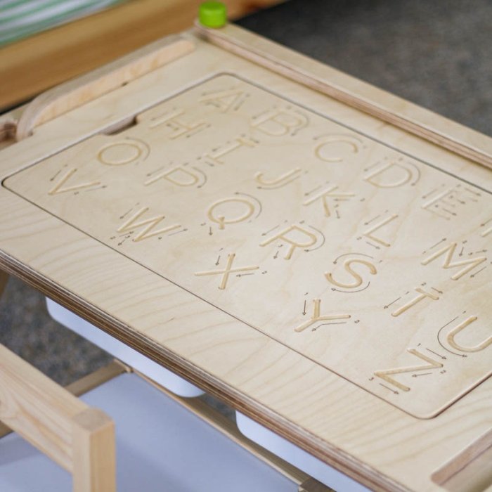 میز کودک مونته سوری به همراه رول کاغذ کد 30605559