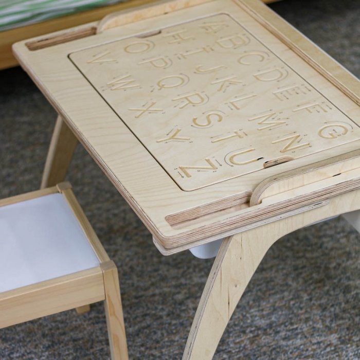 میز کودک مونته سوری به همراه رول کاغذ کد 30605559