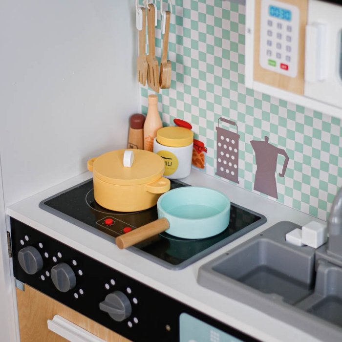 آشپزخانه چوبی کودک فول آپشن به همراه یخچال سایز بزرگ کد BL21159