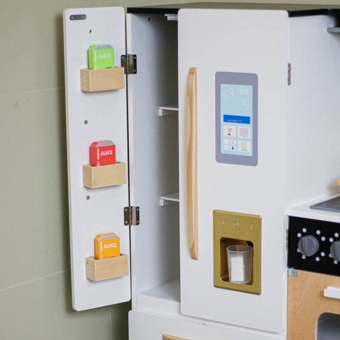 آشپزخانه چوبی کودک فول آپشن به همراه یخچال سایز بزرگ کد BL21159