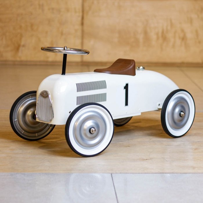 ماشین پایی فلزی کودک رنگ سفید کد P/ZY614585/SE