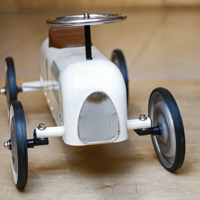 ماشین پایی فلزی کودک رنگ سفید کد P/ZY614585/SE