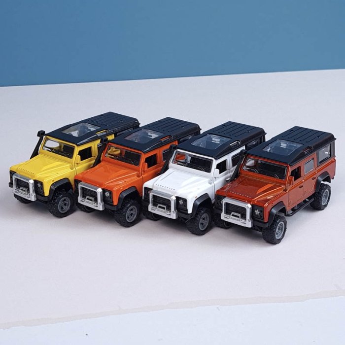 ماشین فلزی عقب کش لندرور 4 در کد 3373YT