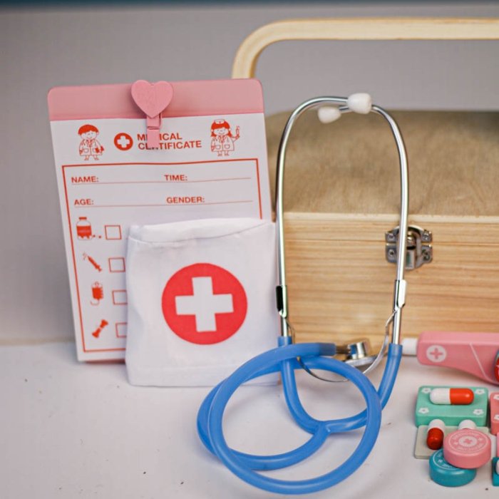 اسباب بازی کیف پزشکی چوبی کد JHTOY352