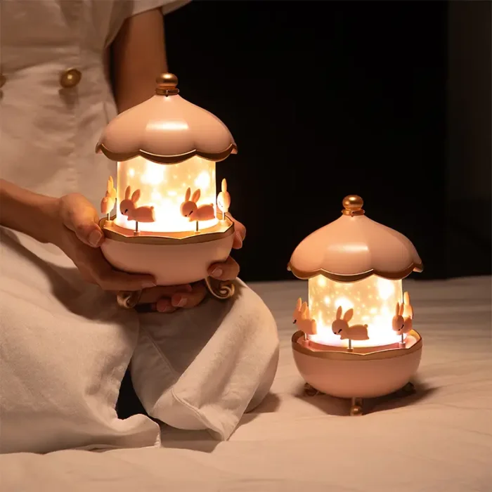 چراغ خواب کودک مدل ‎کاروسل موزیکال طرح چرخ و فلک خرگوش کد WHE11