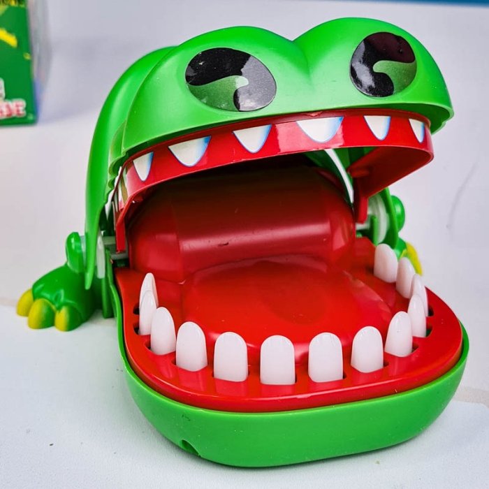 اسباب بازی حمله کروکودیل کد 1631A