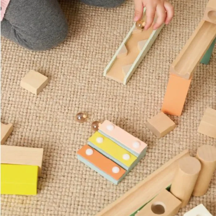 بلوک چوبی خانه سازی بریکس سطلی 115 تکه با صفحه بازی مدل JHTOY126