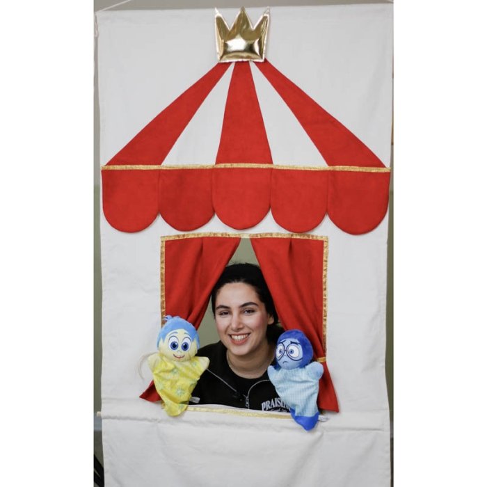 پرده نمایش عروسکی رنگ قرمزکد P/4118586/GH