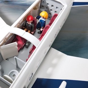 0009346_playmobil-city-action-cargo-and-passenger-aircraft-5261.jpeg