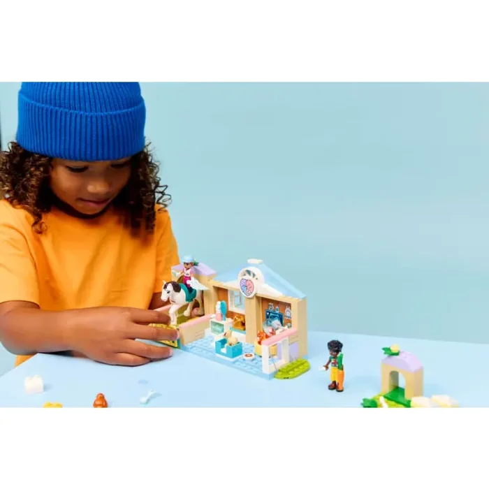 لگو کیلینیک دامپزشکی فرندز 141 تکه LEGO Animal Vet Clinicکد 42696