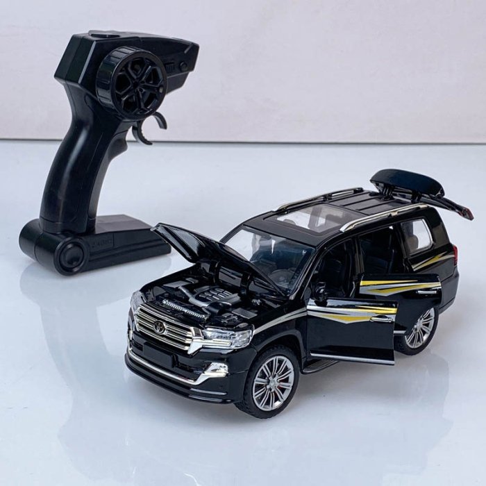 ماشین کنترلی لندکروز کد CZ123E