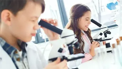 بهترین میکروسکوپ های دانش آموزی [بهترین برندها و مدل ها]