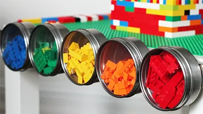 مرتب کردن قطعات لگو برای نگهداری بهتر و نظم بیشتر