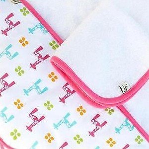 jj-cole-hooded-towel-bright-giraffes-1.jpg