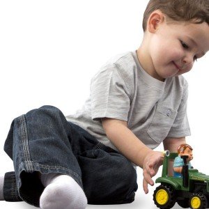 e24312a8d67b36e0b4c8bb878e9e9604_-_tomy_43067___john_deere_first_little_farm___fun_with_the_tractor,_playset_03.jpg