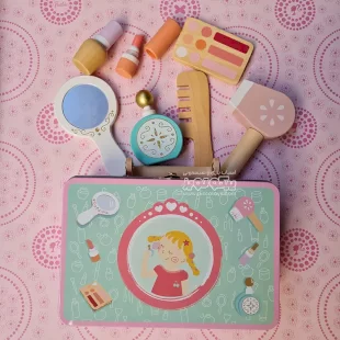 ست اسباب بازی لوازم آرایشی چوبی با کیف فلزی کد KZ-18