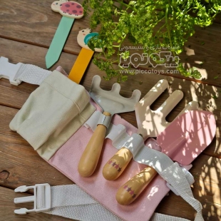 اسباب بازی چوبی ست باغبانی با کیف کمری پیکاردو صورتی کد P/BZ-43-A/C