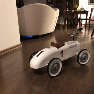 ماشین پایی فلزی کلاسیک سفید Vilac Metal Car, White