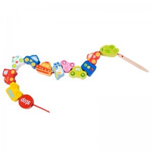 اسباب بازی چوبی نخ و مهره ماشین classic world  Traffic Breads  مدل 3635