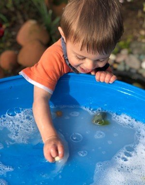 مزایای آب بازی کودکان