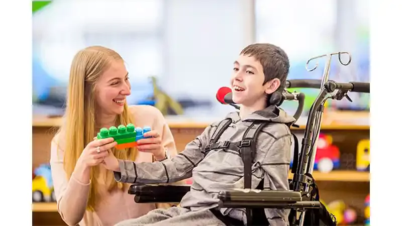 اسباب بازی های مناسب کودک معلول